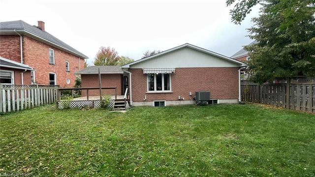 53 Market Street, House detached with 2 bedrooms, 2 bathrooms and 3 parking in Goderich ON | Image 4