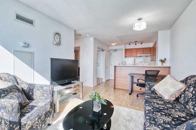 610 - 38 Lee Centre Dr, Condo with 1 bedrooms, 1 bathrooms and 1 parking in Toronto ON | Image 9