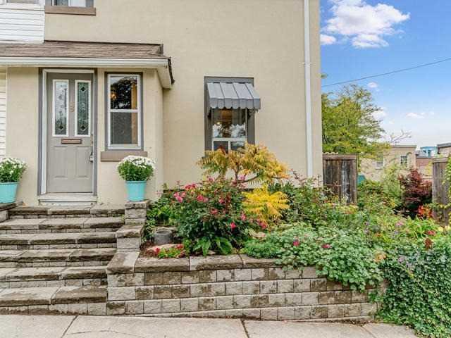 8 Draper St, House semidetached with 3 bedrooms, 2 bathrooms and 4 parking in Halton Hills ON | Image 2