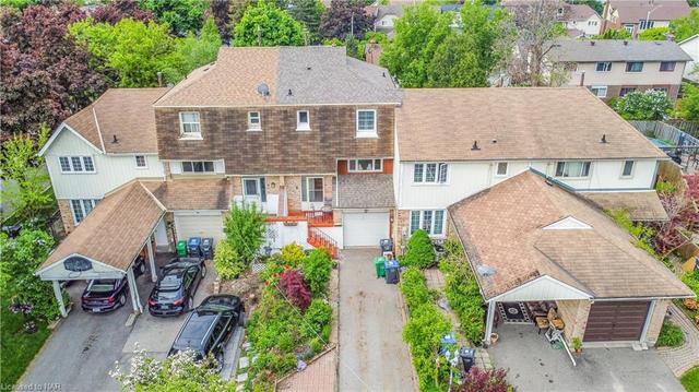 6 Chambers Court, House attached with 3 bedrooms, 1 bathrooms and 4 parking in Brampton ON | Image 8