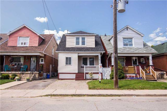 77 Cameron Ave N, House detached with 3 bedrooms, 2 bathrooms and 2 parking in Hamilton ON | Image 1
