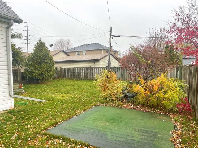 1071 Strathy Ave, House detached with 3 bedrooms, 2 bathrooms and 4 parking in Mississauga ON | Image 20