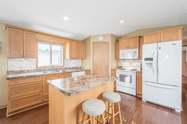 29 Olympia Ave, Condo with 2 bedrooms, 2 bathrooms and 3 parking in Puslinch ON | Image 8