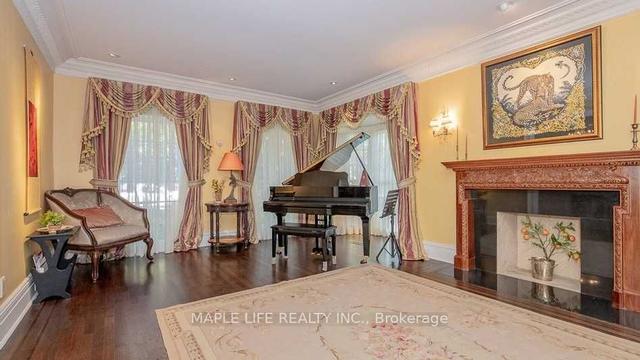 11 Dewbourne Ave, House detached with 5 bedrooms, 8 bathrooms and 4 parking in Toronto ON | Image 23