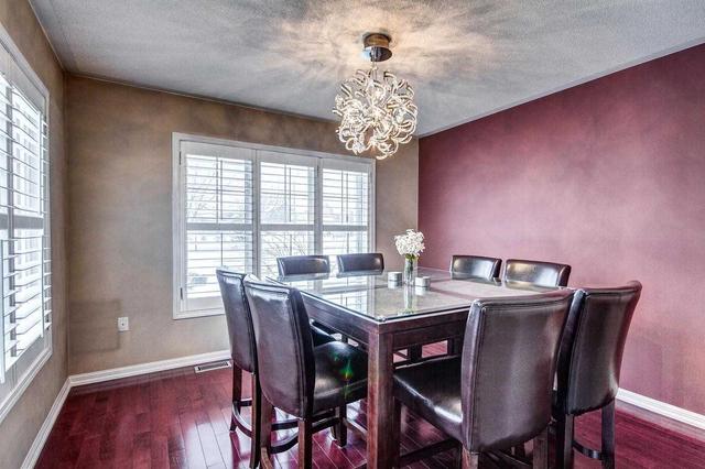80 Dougherty Cres, House attached with 3 bedrooms, 3 bathrooms and 2 parking in Whitchurch Stouffville ON | Image 5