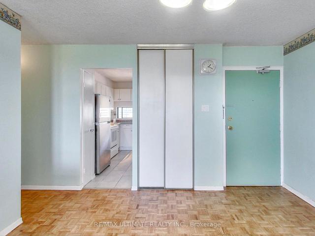525 - 4673 Jane St, Condo with 2 bedrooms, 1 bathrooms and 1 parking in Toronto ON | Image 5
