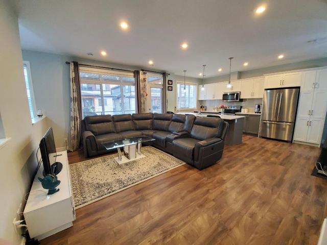 137 Savanna Walk Ne, Home with 3 bedrooms, 2 bathrooms and 2 parking in Calgary AB | Image 6
