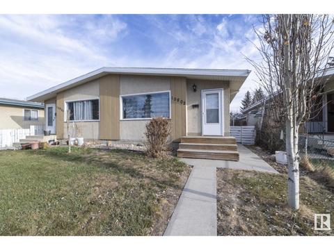 10802 51 Av Nw, House semidetached with 3 bedrooms, 1 bathrooms and 2 parking in Edmonton AB | Card Image