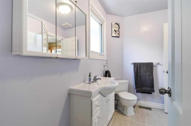 274 French St, House detached with 2 bedrooms, 2 bathrooms and 3 parking in Oshawa ON | Image 11