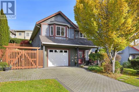 4037 Blackberry Lane, House detached with 3 bedrooms, 2 bathrooms and 1 parking in Saanich BC | Card Image