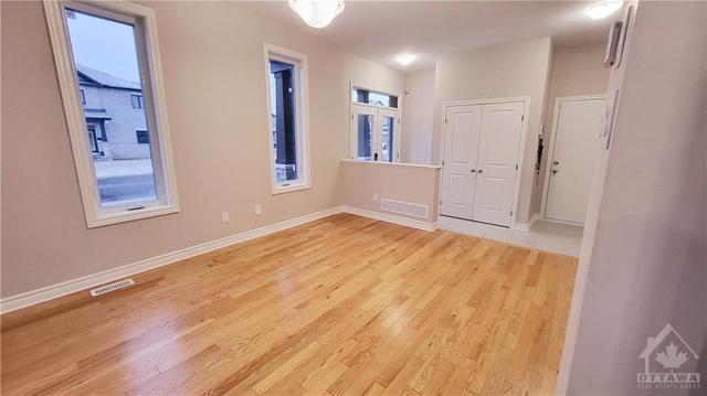 759 Namur Street, Townhouse with 3 bedrooms, 3 bathrooms and 4 parking in Russell ON | Image 2