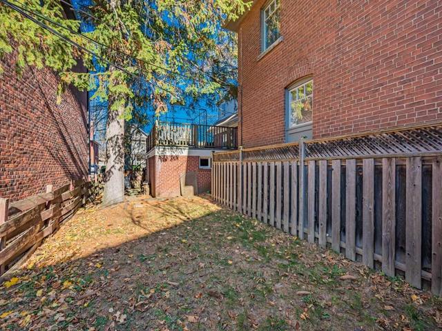 148 Rosewell Ave, House detached with 3 bedrooms, 2 bathrooms and 6 parking in Toronto ON | Image 2