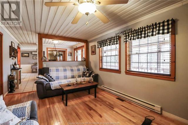 747 Portage Vale Rd, House detached with 2 bedrooms, 1 bathrooms and null parking in Cardwell NB | Image 7