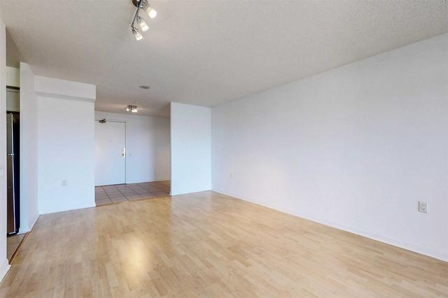 915 - 650 Lawrence Ave W, Condo with 1 bedrooms, 1 bathrooms and 1 parking in Toronto ON | Image 3