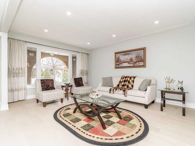 90 Napoli Dr, House detached with 4 bedrooms, 3 bathrooms and 5 parking in Hamilton ON | Image 38