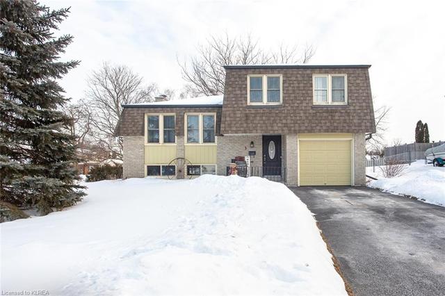 3 Daniel Court, House detached with 3 bedrooms, 1 bathrooms and 3 parking in Kawartha Lakes ON | Image 1
