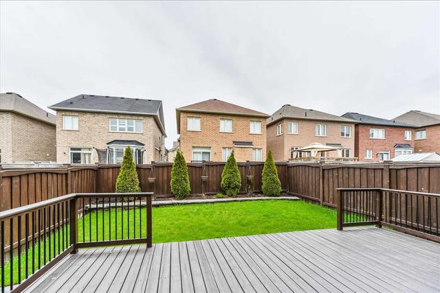 18 Philip Brown Ave, House detached with 3 bedrooms, 3 bathrooms and 3 parking in Whitchurch Stouffville ON | Image 11