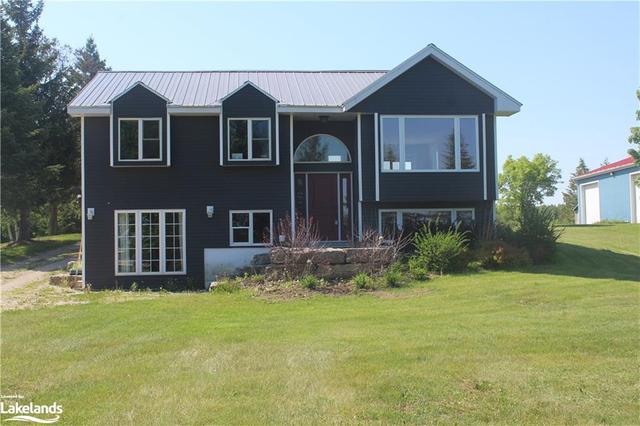 407184 Grey Road 4, House detached with 3 bedrooms, 2 bathrooms and null parking in Grey Highlands ON | Image 1