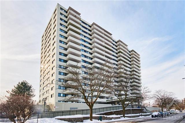40 Landry Street, Condo with 2 bedrooms, 1 bathrooms and 1 parking in Ottawa ON | Image 1