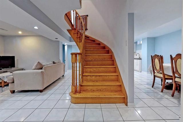 8381 Martin Grove Rd, House detached with 4 bedrooms, 4 bathrooms and 4 parking in Vaughan ON | Image 9