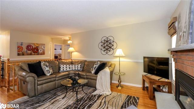 8 Tomlin Court, House detached with 3 bedrooms, 3 bathrooms and 6 parking in Barrie ON | Image 14