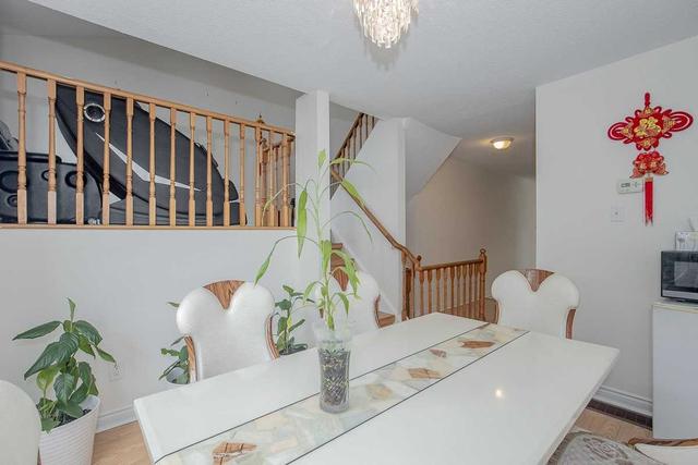 35 Spring Forest Sq, House detached with 3 bedrooms, 3 bathrooms and 3 parking in Toronto ON | Image 9