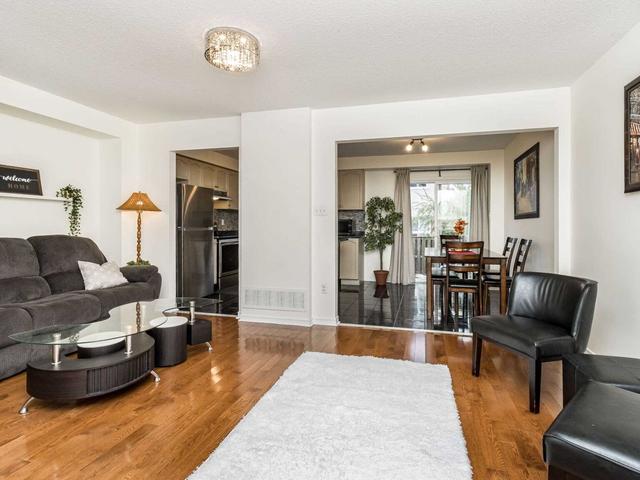 383 Hobbs Cres, House attached with 3 bedrooms, 3 bathrooms and 2 parking in Milton ON | Image 8