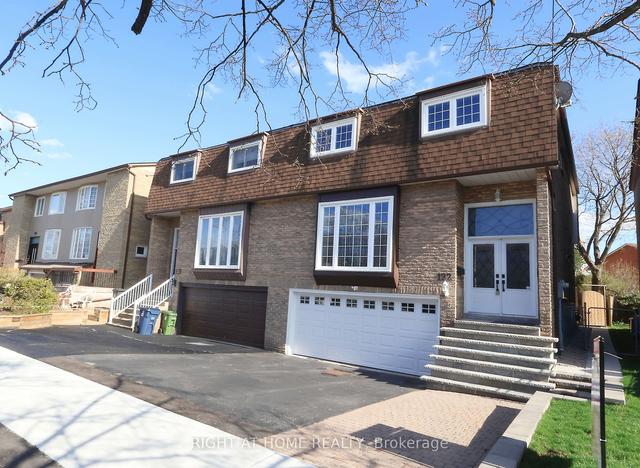 122 Dollery Crt, House semidetached with 4 bedrooms, 4 bathrooms and 5 parking in Toronto ON | Image 1