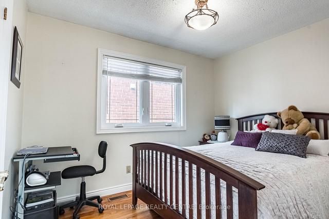 59 Earlsdale Ave, House detached with 3 bedrooms, 2 bathrooms and 3 parking in Toronto ON | Image 9