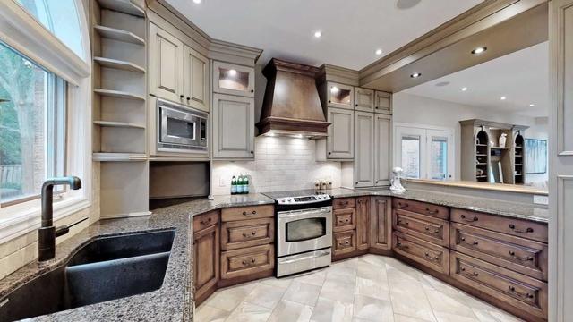 804 Primrose Crt, House detached with 4 bedrooms, 5 bathrooms and 6 parking in Pickering ON | Image 3