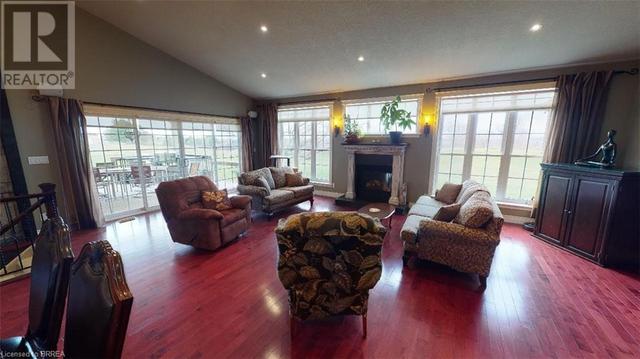 357 East River Road, House detached with 6 bedrooms, 3 bathrooms and 12 parking in Brant ON | Image 9