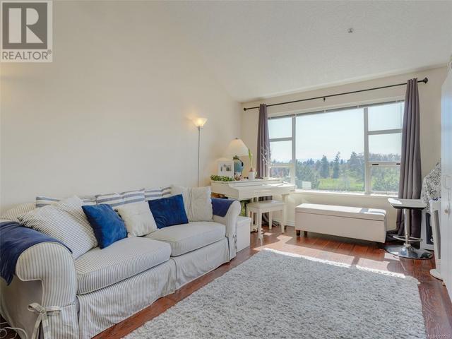 410 - 799 Blackberry Rd, Condo with 2 bedrooms, 2 bathrooms and 1 parking in Saanich BC | Image 4