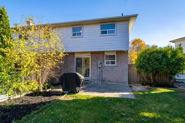 2689 Widemarr Rd, House semidetached with 4 bedrooms, 2 bathrooms and 3 parking in Mississauga ON | Image 11