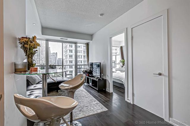 1907 - 20 Bruyeres Mews, Condo with 1 bedrooms, 1 bathrooms and 1 parking in Toronto ON | Image 12
