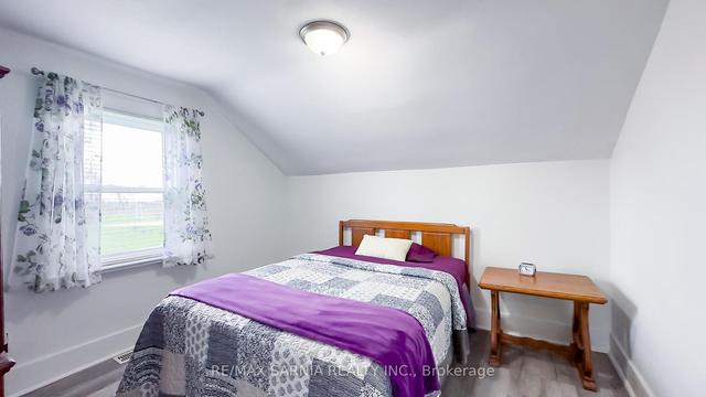 55 King St, House detached with 3 bedrooms, 2 bathrooms and 2 parking in Lambton Shores ON | Image 21