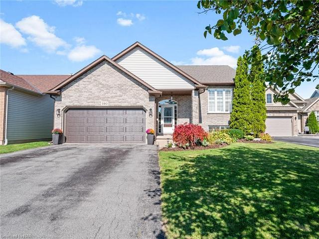 390 Jasmine Court, House detached with 4 bedrooms, 2 bathrooms and 6 parking in Fort Erie ON | Image 1