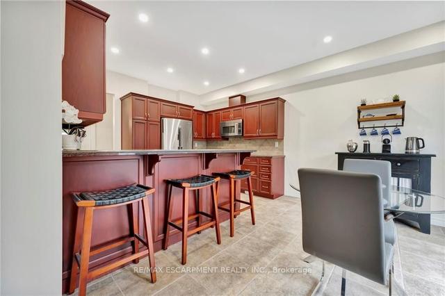 34 - 441 Stonehenge Dr, Townhouse with 3 bedrooms, 3 bathrooms and 4 parking in Hamilton ON | Image 5