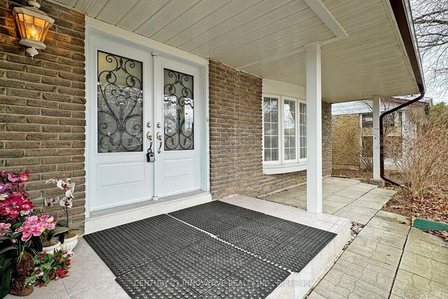 17 Boundy Cres, House detached with 4 bedrooms, 3 bathrooms and 3 parking in Toronto ON | Image 12