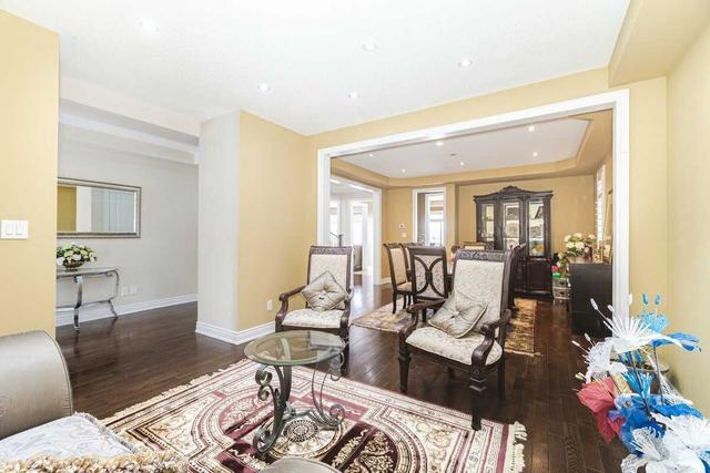 24 Island Grve, House detached with 5 bedrooms, 5 bathrooms and 4 parking in Brampton ON | Image 2