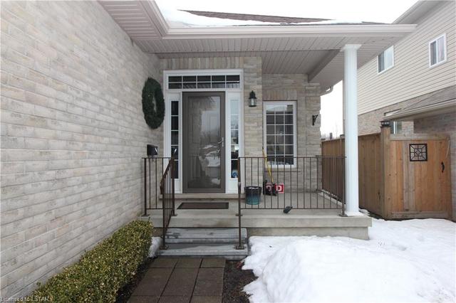 1821 Dalmagarry Road, House detached with 3 bedrooms, 3 bathrooms and 4 parking in London ON | Image 4