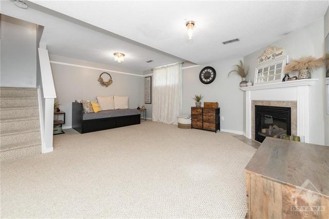 291 Macoun Circle, Townhouse with 3 bedrooms, 4 bathrooms and 2 parking in Ottawa ON | Image 26