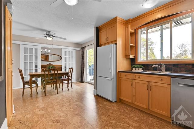 4 Assiniboine Drive, House detached with 3 bedrooms, 2 bathrooms and 2 parking in Ottawa ON | Image 9