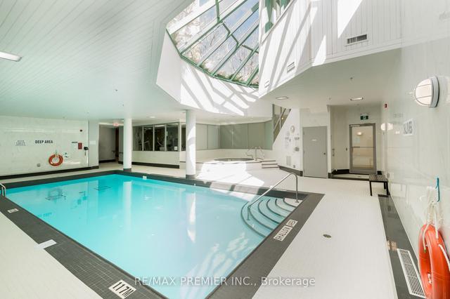 510 - 101 Subway Cres, Condo with 2 bedrooms, 2 bathrooms and 2 parking in Toronto ON | Image 9