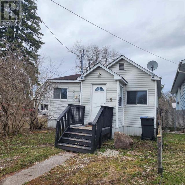 5 Wilcox Ave, House detached with 2 bedrooms, 1 bathrooms and null parking in Sault Ste. Marie ON | Image 1