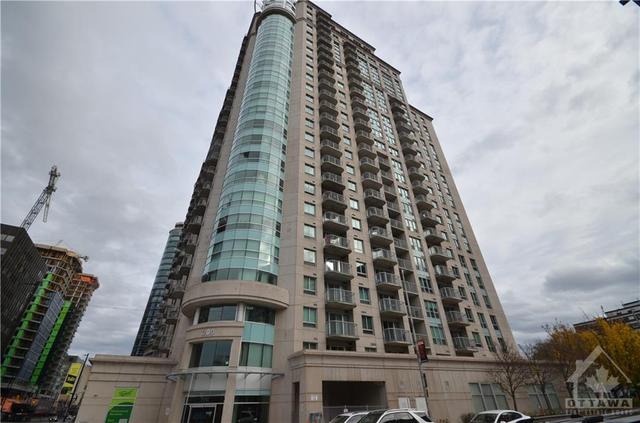 1701 - 200 Rideau Street, Condo with 2 bedrooms, 2 bathrooms and 1 parking in Ottawa ON | Image 1