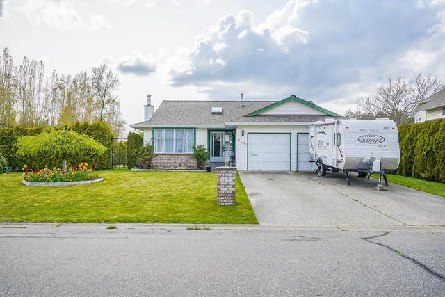 3329 197 Street, House detached with 3 bedrooms, 2 bathrooms and null parking in Langley BC | Card Image