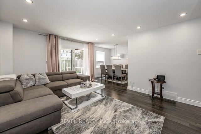 14 - 17 Gibson Dr, Townhouse with 2 bedrooms, 2 bathrooms and 2 parking in Kitchener ON | Image 23