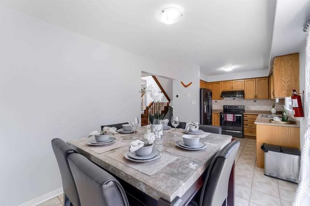 104 Starhill Cres, House semidetached with 3 bedrooms, 3 bathrooms and 4 parking in Brampton ON | Image 6