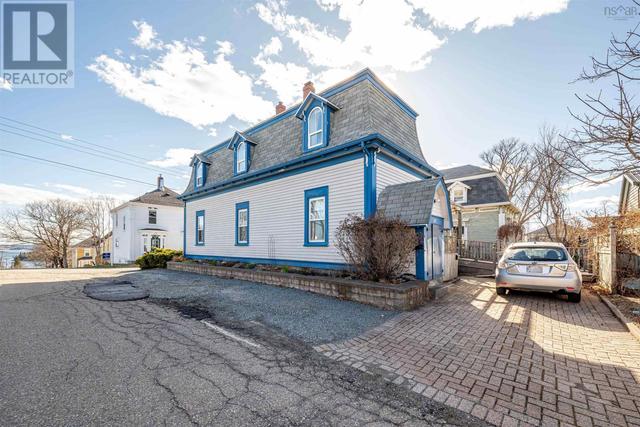 205 York Street, House other with 0 bedrooms, 0 bathrooms and null parking in Lunenburg NS | Image 47