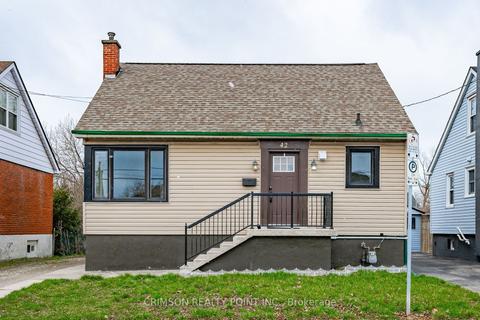 42 East 11th St, House detached with 3 bedrooms, 2 bathrooms and 2 parking in Hamilton ON | Card Image